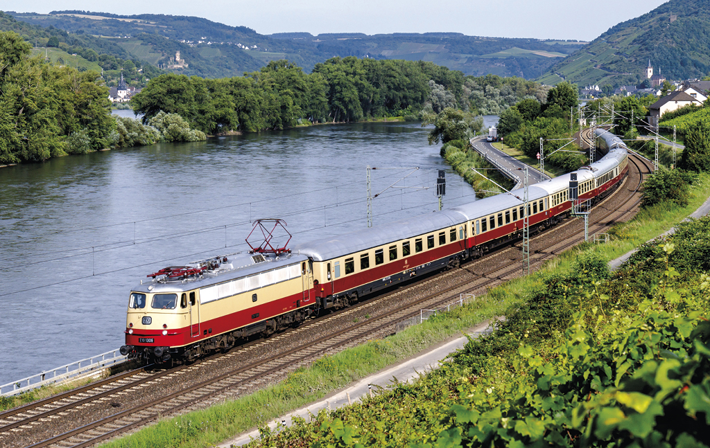 Tagesfahrten mit dem AKE-RHEINGOLD