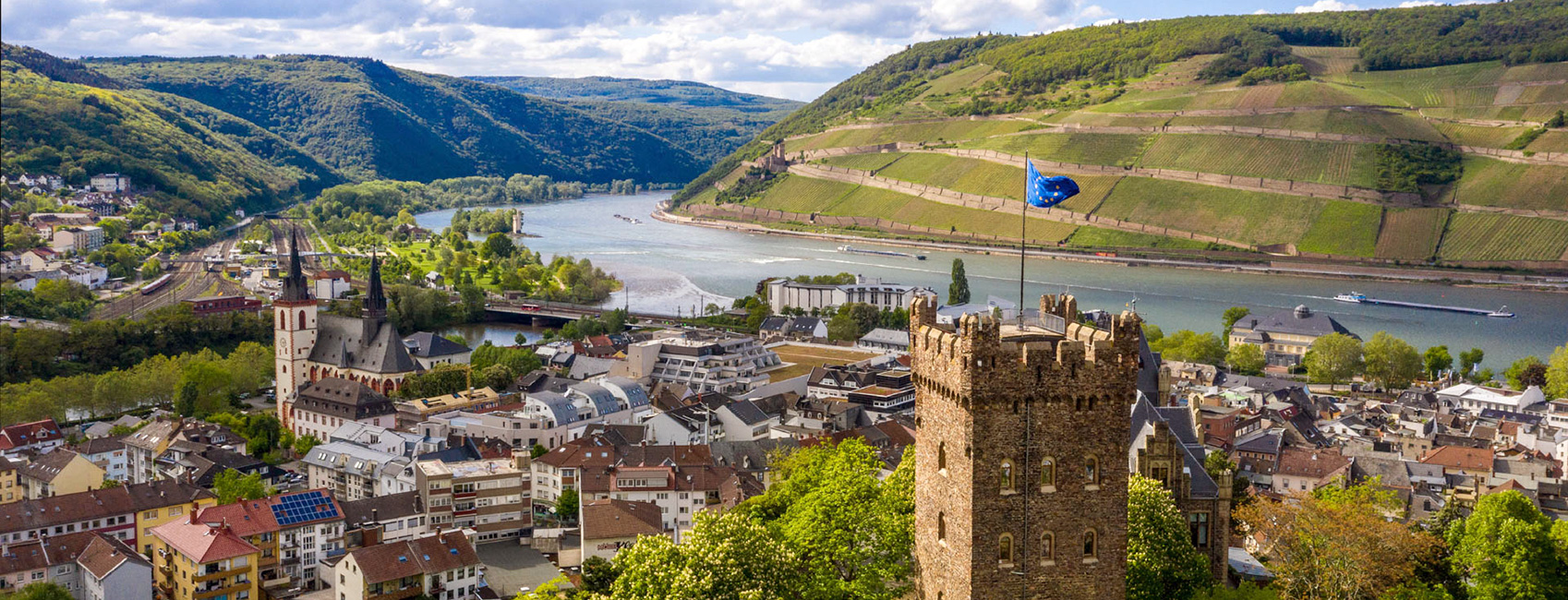 Blick auf die Burg Klopp mit Rheinpanorama ©Torsten Silz