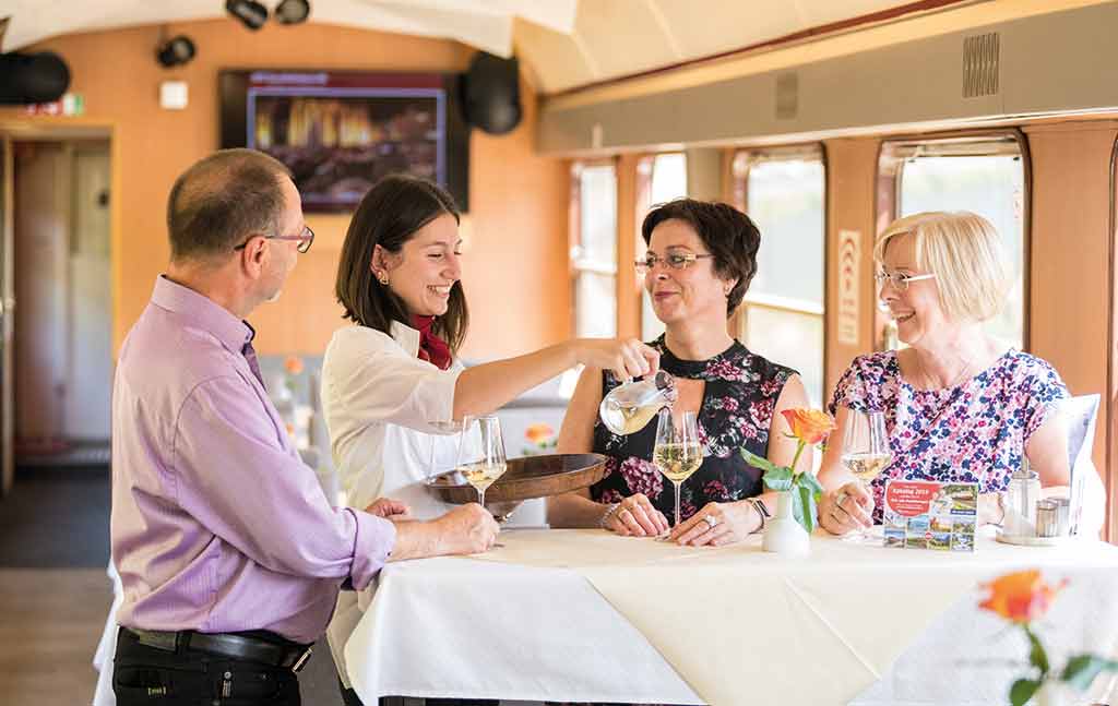 Clubwagen_AKE-RHEINGOLD_Innenansicht©Dominik-Ketz