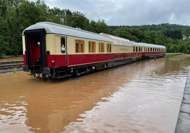 Aussichtswagen nach dem Hochwasser 2021